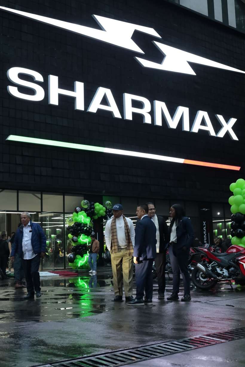 Fachada del showroom de Sharmax en Santa Fe