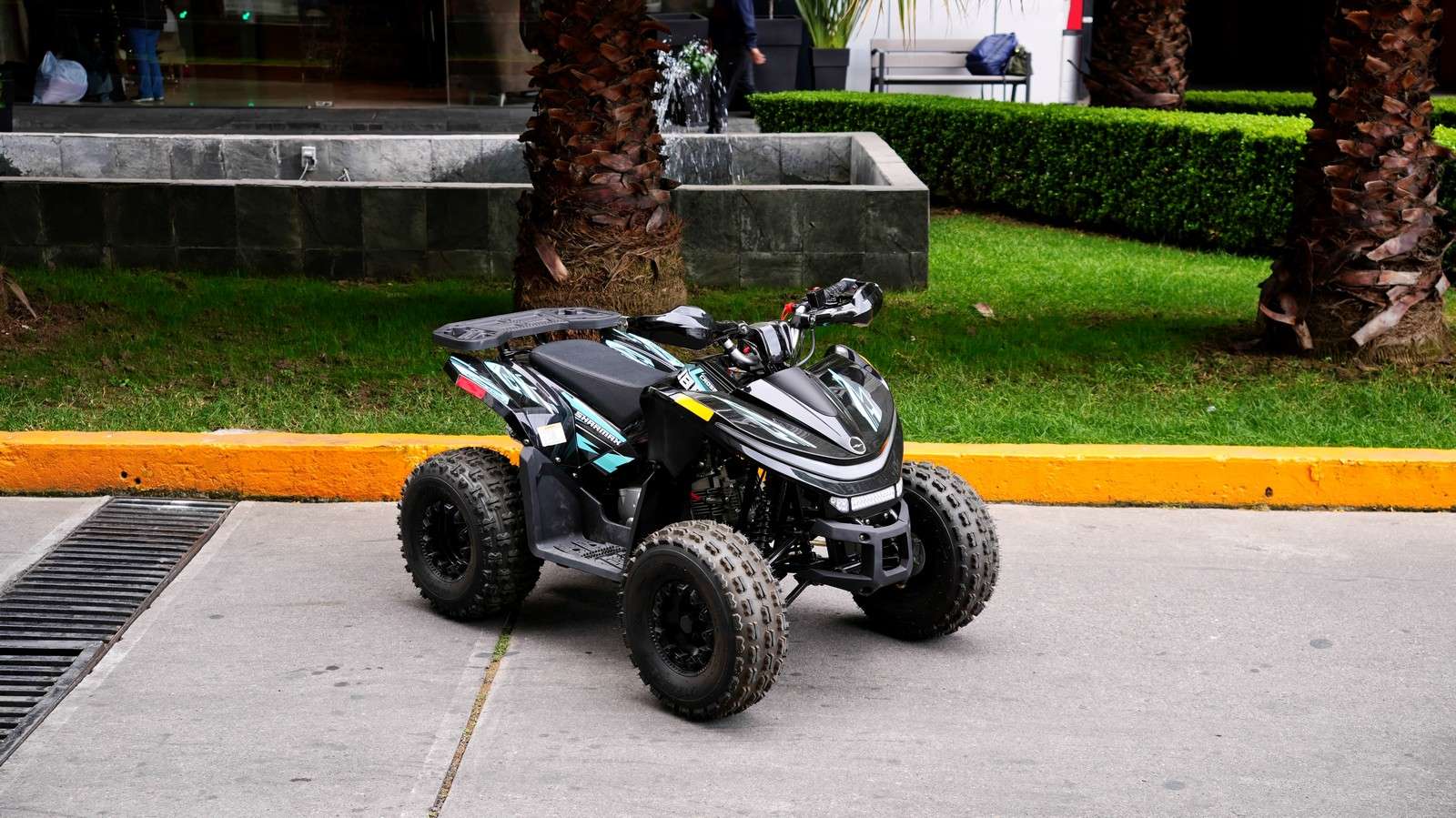 Cuatrimoto juvenil ligera para que los jóvenes aprendan con seguridad