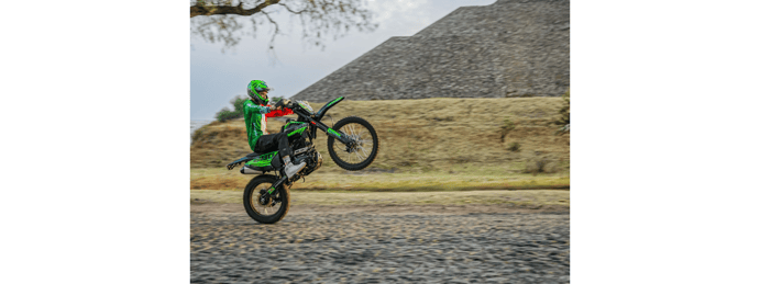 ¿Cuándo cambiar las refacciones de tu moto? Guía completa para México