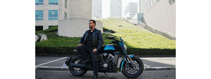 Equipo de protección para moto: lo que compras primero y lo que no puedes ignorar