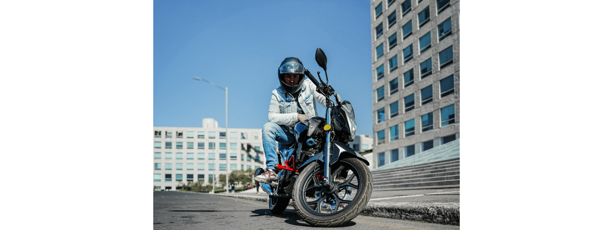 Moto Street Bike 250 MAX con slider lateral