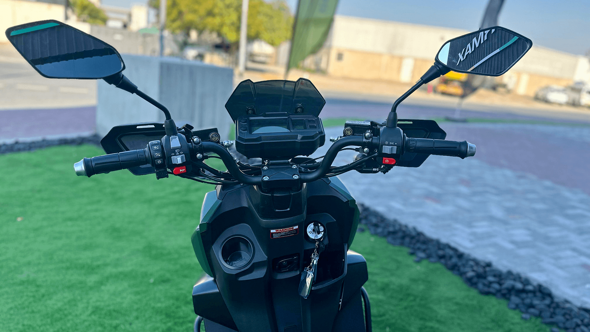 Foto de Scooter Tank 150 06