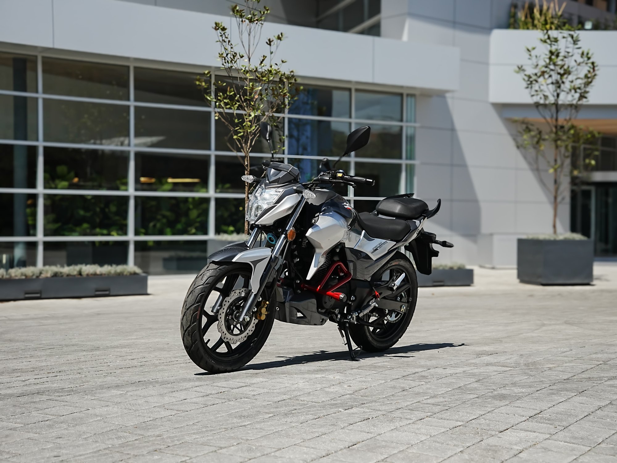 Street Bike 175 image 01 Street Bike 175 image 01