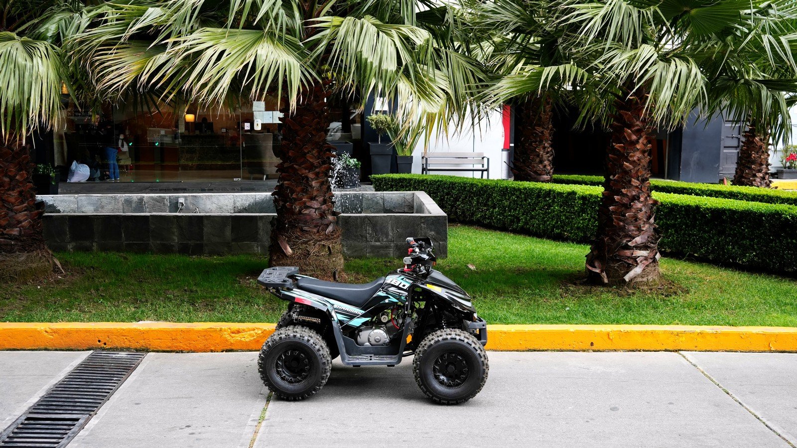 Cuatrimoto juvenil recreativa para jóvenes que quieren aprender con seguridad