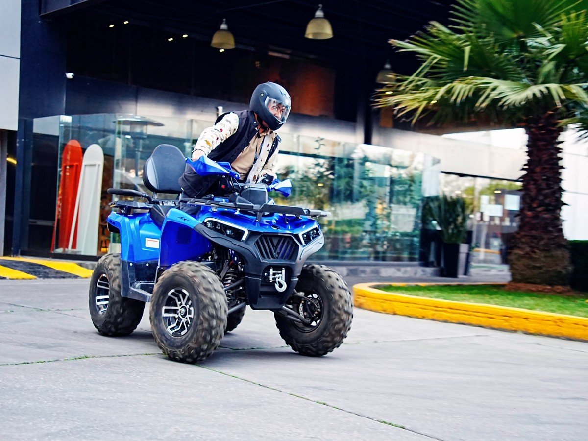 Cuatrimoto de vigilancia para ranchos: seguridad y control en campo