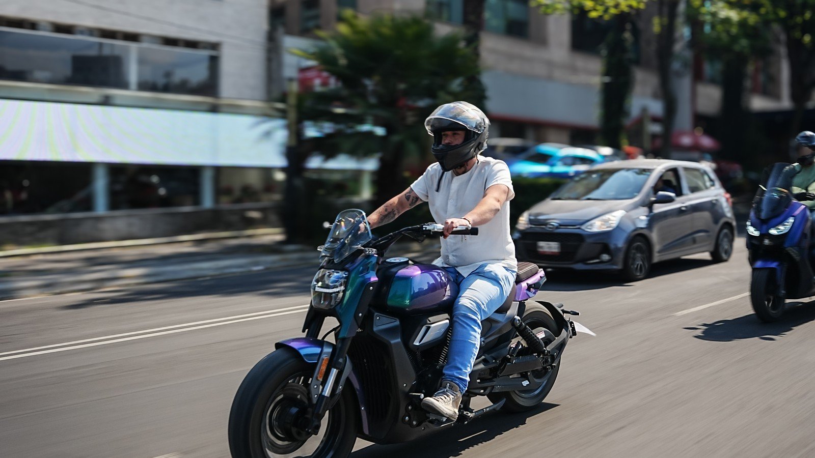 Frenos de moto: guía práctica para frenar seguro y alargar su vida Frenos de moto: guía práctica para frenar seguro y alargar su vida