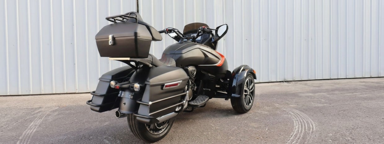 vista trasera spyder 661 sharmax