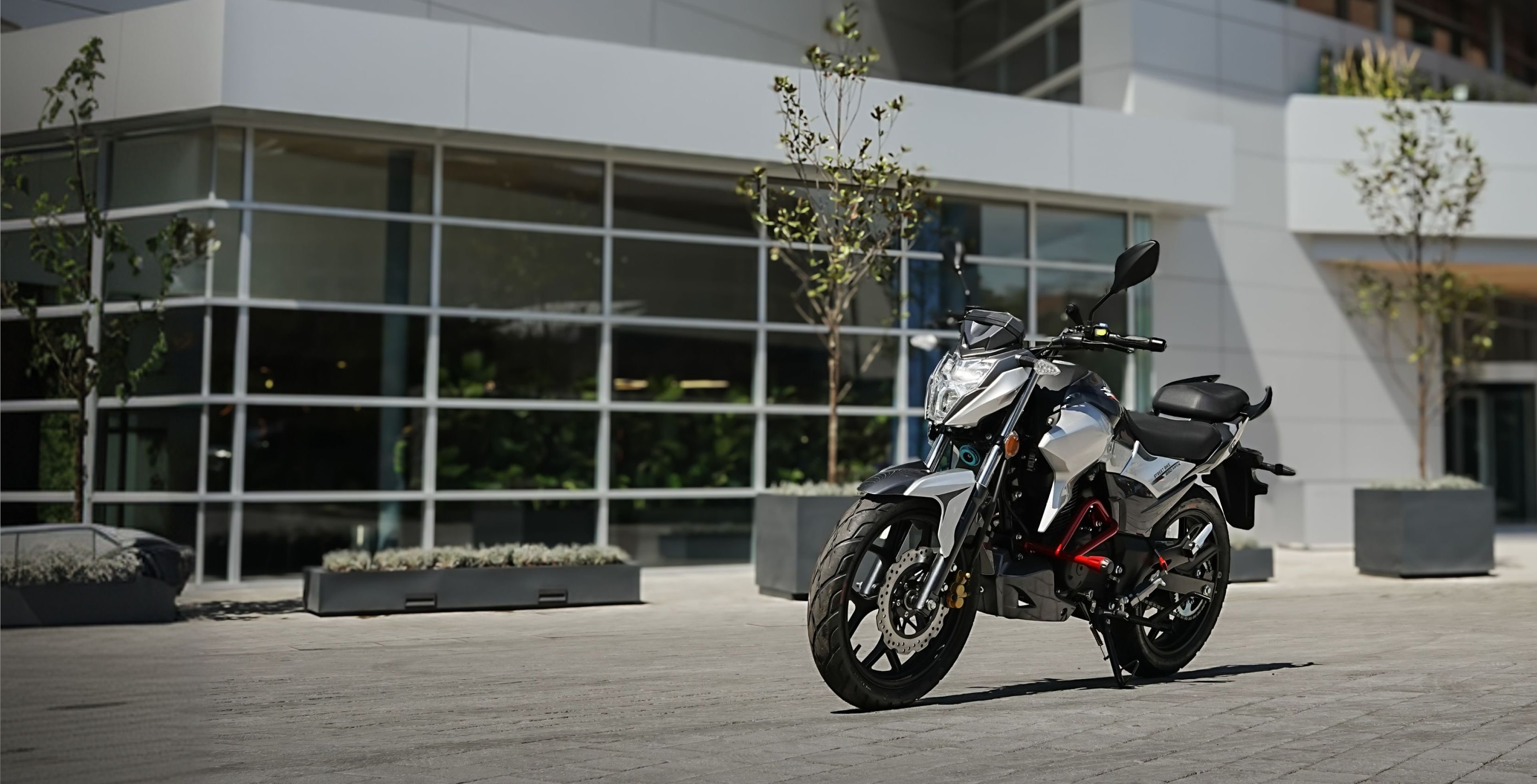 Street Bike 175 ME Max Ultra