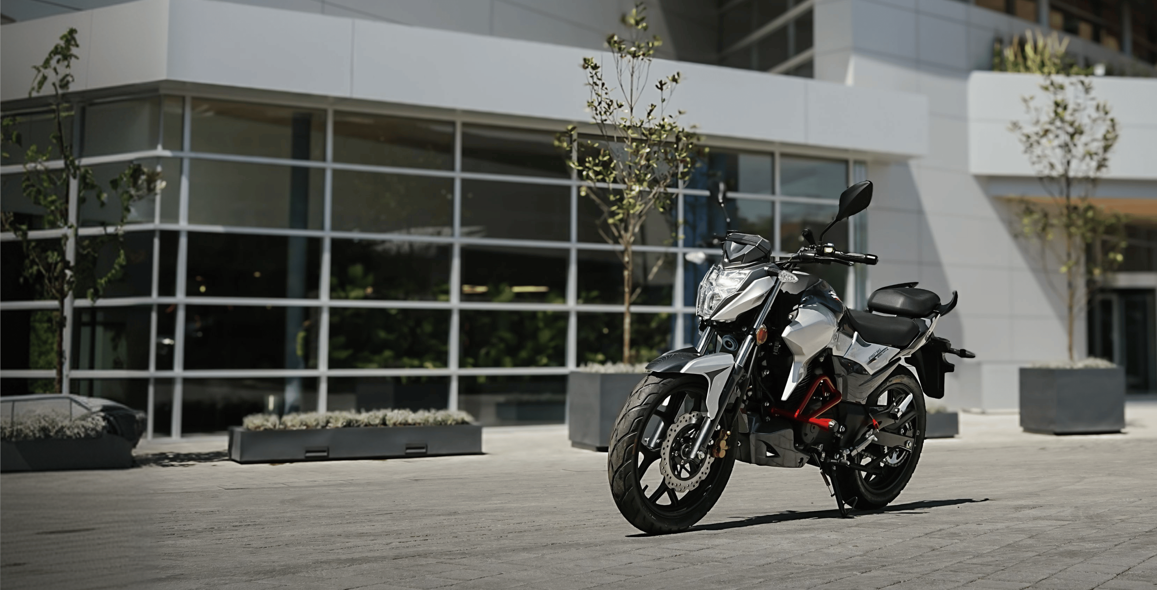 Street Bike 175 ME Max Ultra