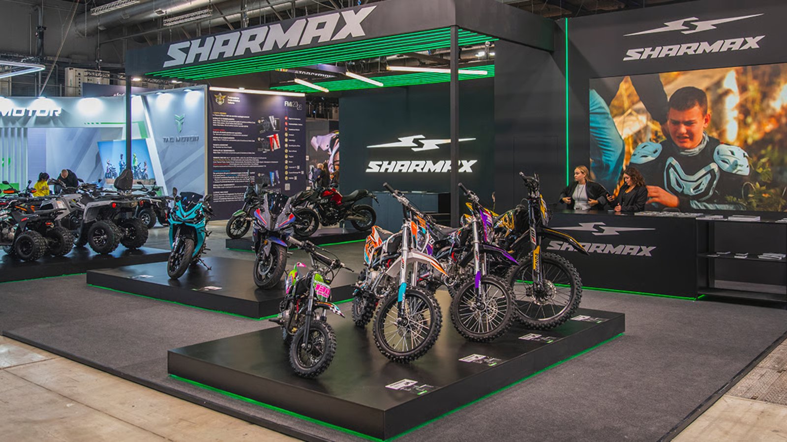 Sharmax debutó en EICMA 2025 y presentó su gama global
