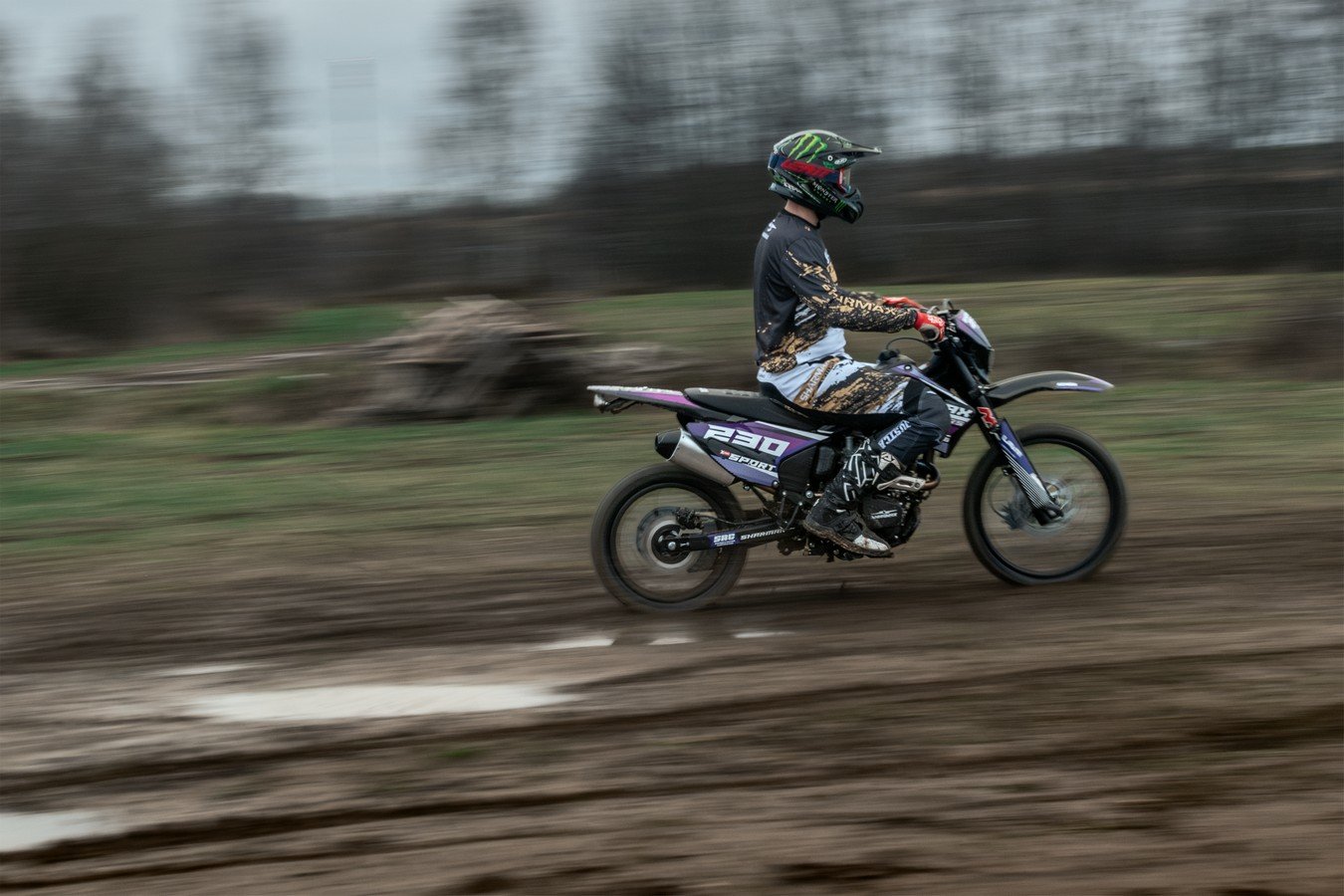 Enduro juvenil ligera y económica para aprender off-road